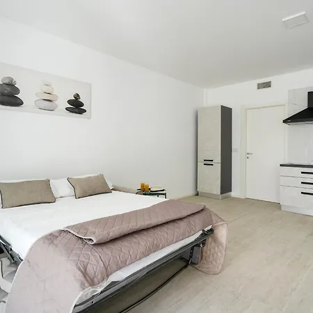 Guesthost - Al Borgo Felice Апартаменти